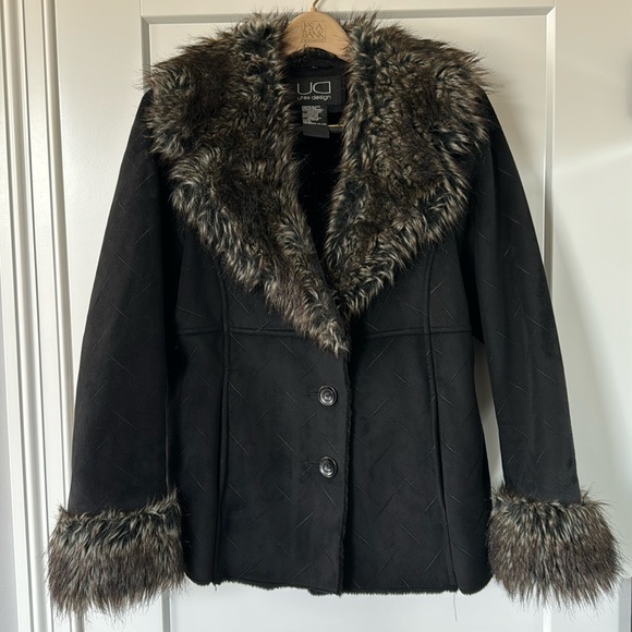Faux fur trim coat - Picture 1 of 4